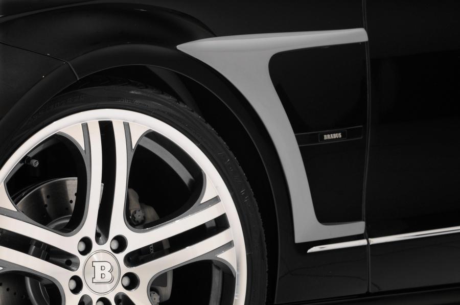  Mercedes-Benz CLS-Class Coupe by Brabus 2012 года  (фото 6 из 19)